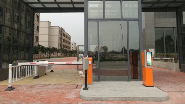 安防監(jiān)控系統(tǒng)安裝公司分享富士智能停車場(chǎng)系統(tǒng)介紹