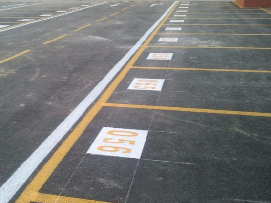 停車位編號數字劃線字母標線